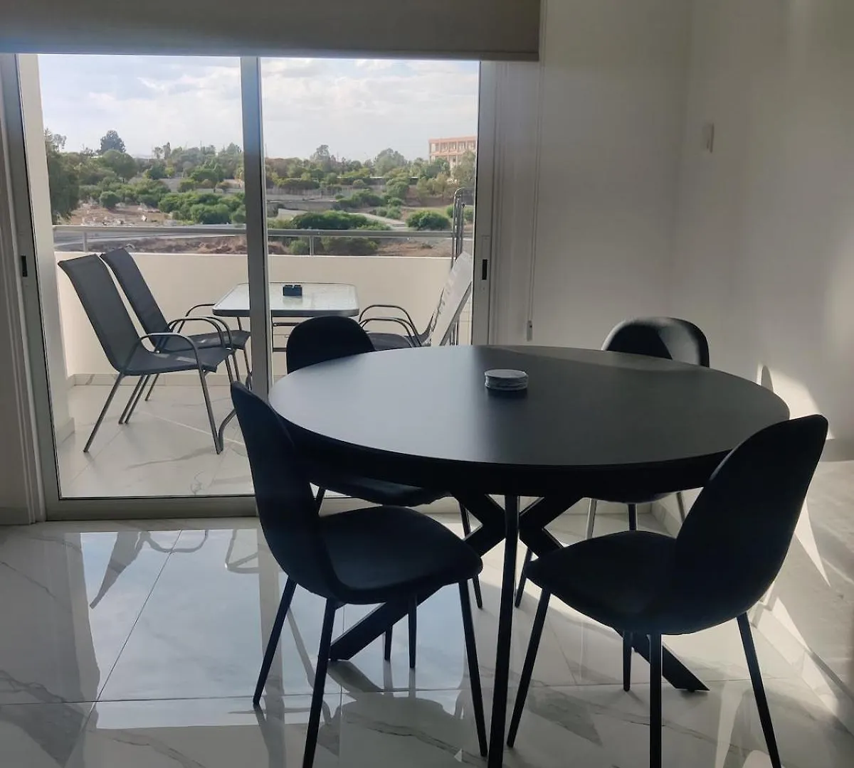 Maestro I Apartment Larnaka Zypern